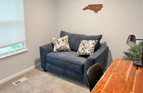 Walk to Dtwn and Breweries Townhome in Cary! - Foto 19
