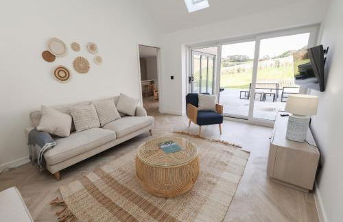 Tai Porth Llechog Bungalow by Birch Stays - Photo 12