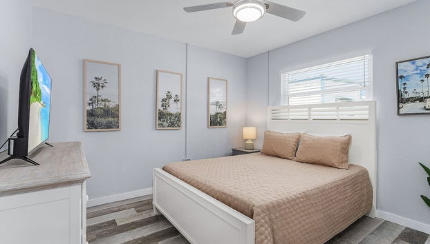 171 Washington ~ Dune Our Thing ~ Unit D ~ Fabulous Pool Home! 2 Bedroom Home by RedAwning - Foto 4, Habitación