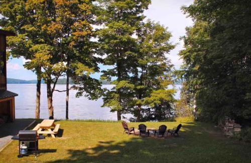 Luxury Lake Memphremagog Loft - 2 Bedrooms Water Views Firepit & Dock near Jay Peak - Foto 17