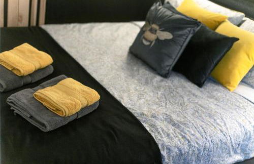 Bumblebee checkout 2pm Frome Longleat Aqua Sana Bath 5 people PRIVACY - Foto 41