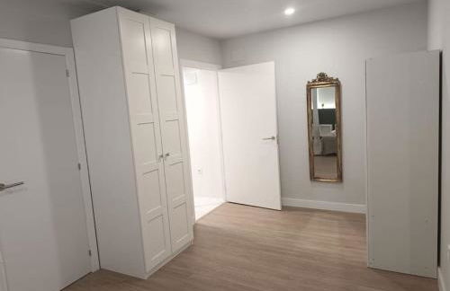 Explore Valencia! Tirant, city of science & Ruzafa - Photo 8