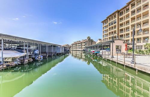 Chic 3BDR for 6 with Pool & Hot Tub Overlooks Marina - Foto 4