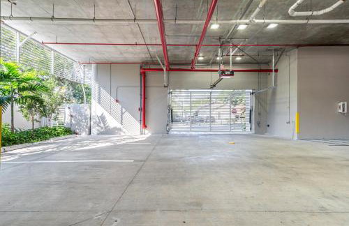 Resort-Style 1 Bed Condo with Pool Parking Rooftop & Gym - Foto 31