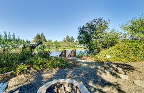 Ocean Shores Retreat with Porch and Canal Views! - Foto 30