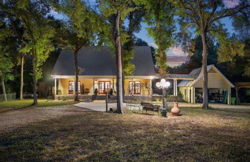 Waterfront & Pet-friendly 3-Acre Home with fire-pit - Photo 51