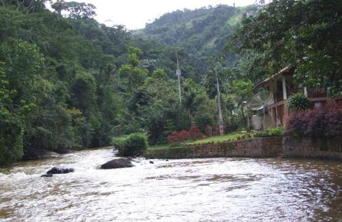 Sítio Canto das Águas - Foto 14