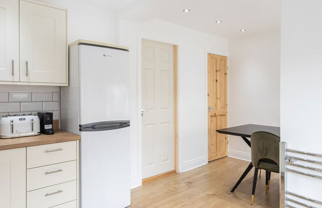 Host Stay Milbanke House - Photo 11