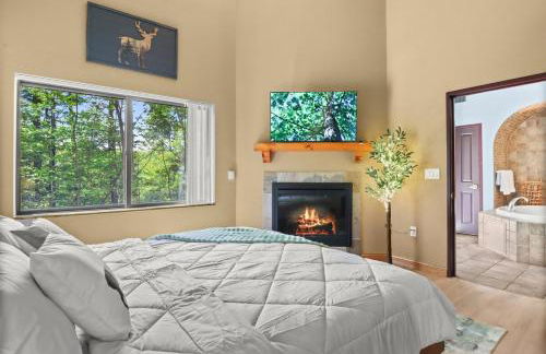 Family Getaway - Outdoor Activity Oasis - Mins to Downtown and Water Parks - Jacuzzi - Game Rm - Foto 17