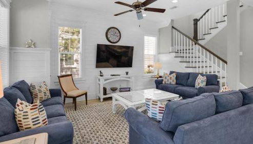 Modern Prominence Home ~ Game Room, 4 Bikes, Sleeps 13, Pet Friendly! - Foto 3