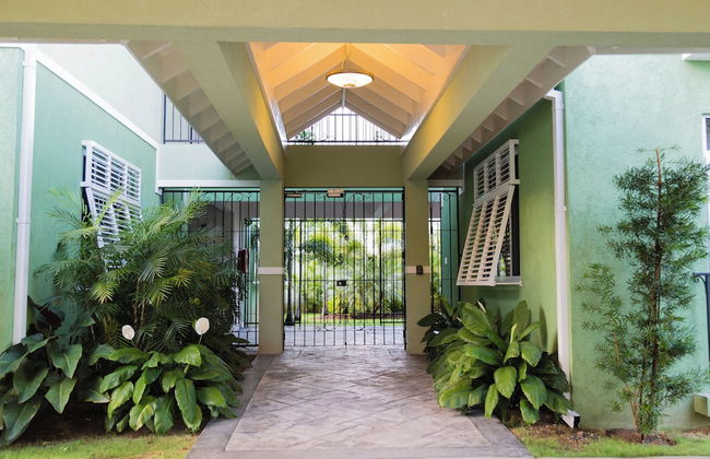 CTBH at EI8HT Super Studios - Foto 1