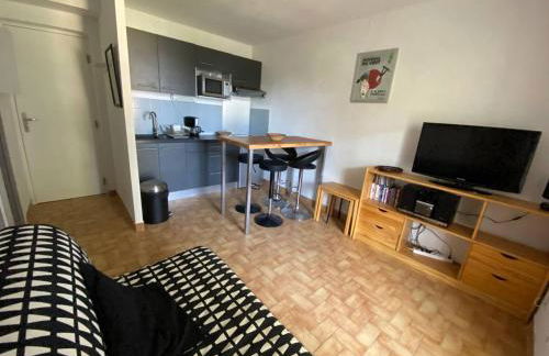 Appartement pour 4 pers, proche plage, parking, terrasse, commerces à proximité - FR-1-81-559 - Foto 9