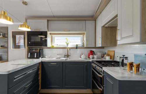 Lake View Escape - Fishing Lakes, Heated Outdoor Swimming Pool 500yrds on Sister Park , Pool Open April to September - Foto 14