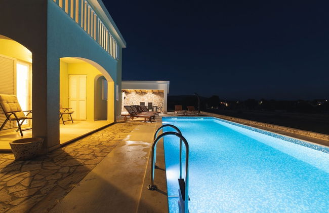 Idyllic Getaway Lovrec Villa With Pool - Foto 29