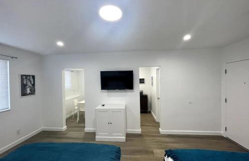 Tranquil Studio W Parking 10 min to Beach FLL - Foto 11