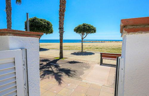 LITORAL COSTA DORADA - VILLA LAURA Only families - Photo 45