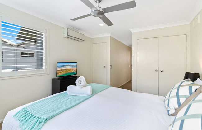 Noosa Entrance Waterfront Resort - Photo 8