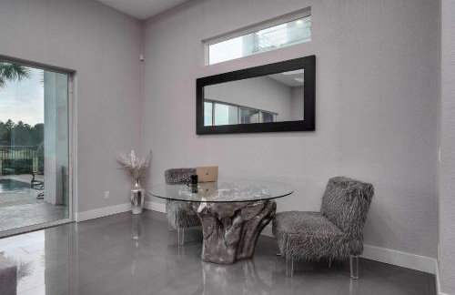 Luxury 6BR Villa w Pool & Cinema 4mi to Disney - Foto 23