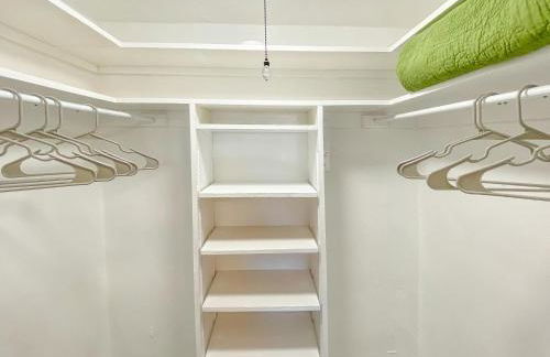 Great Find! Downtown Oasis with Office Setup - Foto 13