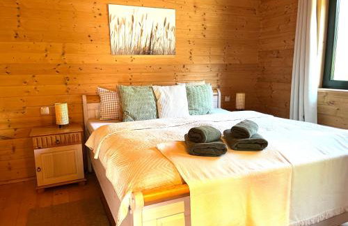 5 Sterne Ferienhaus Susi mit Kamin, Seeblick und 2 Terrassen - Foto 8