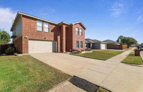 Retreat close to Lewisville Lake with pool, pet ok - Photo 60