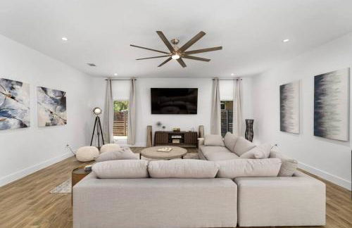 The Gateway - 6BED W Two Houses GameRoom & Pool - Photo 24