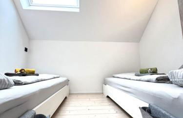 Modernes, ökologisches Design Ferienhaus in der Eifel Vulkaneifel I 2 Schlafzimmer, Sauna, Yoga & Kaminofen, schnelles WLAN & Arbeitsplatz - Foto 8