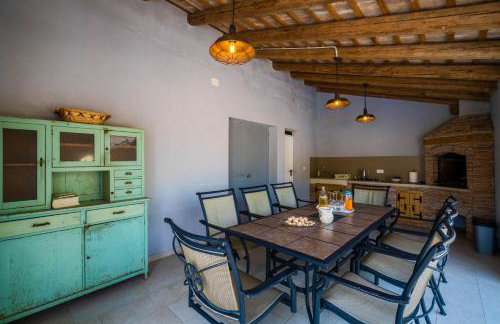 LUXURY VILLA ON SPACIOUS PRIVATE PROPERTY - Photo 50