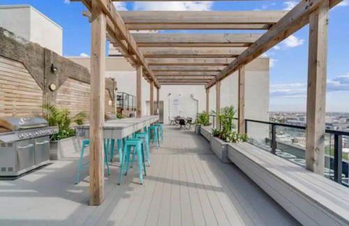 XL Studio - Stylish Studio with Rooftop Pool - Foto 49