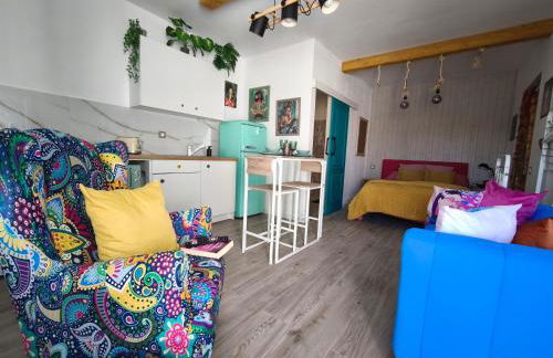 Home Glos ter - Photo 1