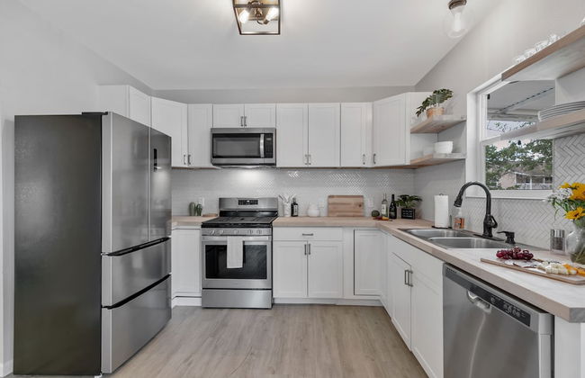 Stunning Haus With Hot Tub, Grill & Fire Pit! - Foto 8