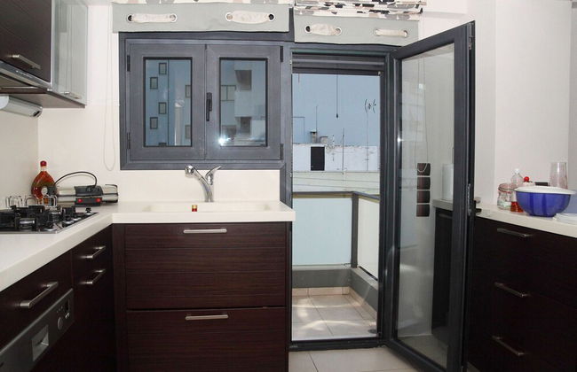 City & Sea Two Floor Flat with View Next to Metro - Foto 9