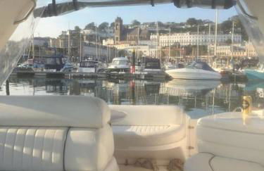 3 Bedroom Bungalow with great Sea Views, Private Hot Tub & Gardens - Foto 77