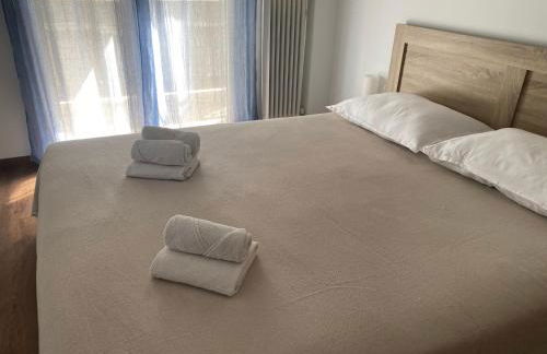 Cozy & Connected, Walk to Culture, Metro in Minutes - Foto 10