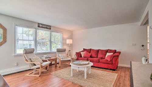 Near Beaches and Dtwn Falmouth Family Home with Deck - Foto 5