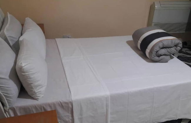 4 Bed House Sleeps 8 - Garden and Pets Welcome - Photo 3