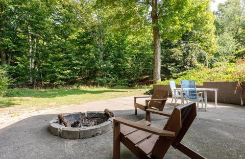 Bright 4BDR Home by Lake MI Arcadia Bluffs Portage Lake 2832 - Photo 7