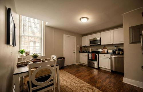 Park Place- Cozy Modern Space Fully Updated Fast Wifi Good Coffee and Easy Parking - Foto 6