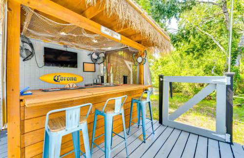 Spacious Tavares Home with Private Outdoor Oasis! - Photo 3