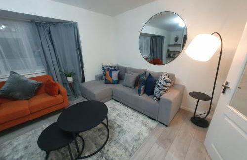 Bright Modern & Spacious 2-Bedroom Apartment - Opposite Penge East Station - 15 mins to Central London! - Foto 18