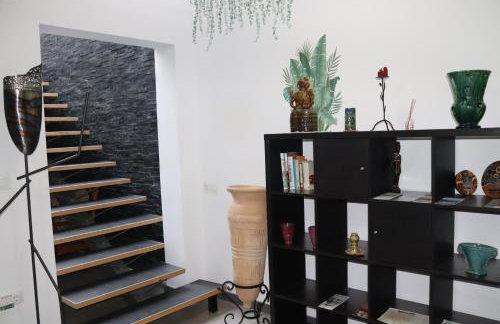 Casa llena de vida con patio y terraza - Photo 2