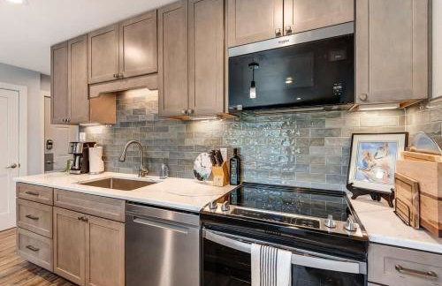 Gorgeous Condo With River View - Pool and Hot Tub - Foto 37