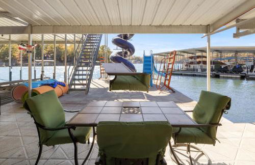 Luxury Home on Cove with Boat Slips, Waterslides, and Jump Deck - Foto 75