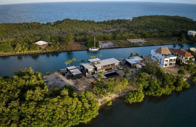 NEW Modern Ocean Front Villa on Private Island - Foto 46