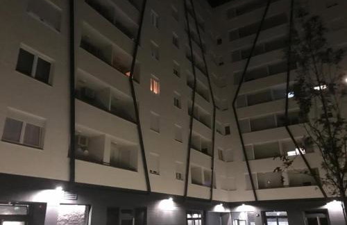 CITY CENTER PEARL #new#free reserved parking in garage elevator direct access#business and pleasure#city view&balcony&sunny&cafes&markets&tram#city center#working room#2 toliets#2 bedrooms - Photo 24