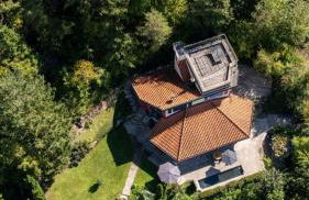 Ferienhaus hoch über dem Taubertal mit fantastischem Weitblick, Dachterrasse, 2000m2 großem Grundstück und Kamin - Foto 6
