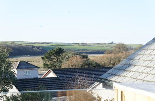 Stunning 4 Bedroom Home with Wild Spa, Gym & Hot Tub - Foto 31