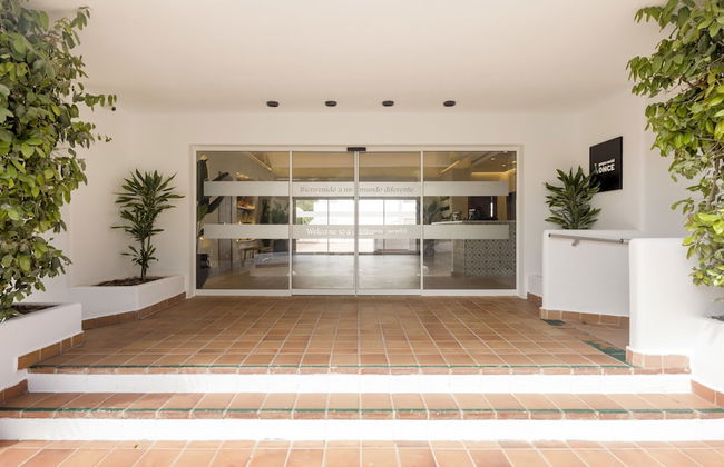 Hotel ILUNION Menorca - Photo 55