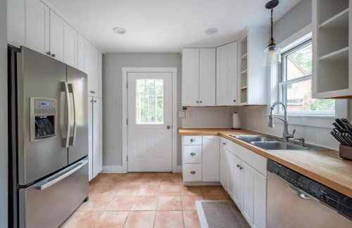 Big Red Cottage near Sunapee and New London - Foto 6