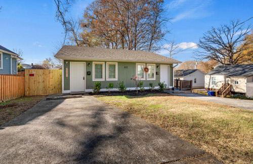 5 Min to Downtown - 7 to Duke - Washer and Dryer - Photo 28